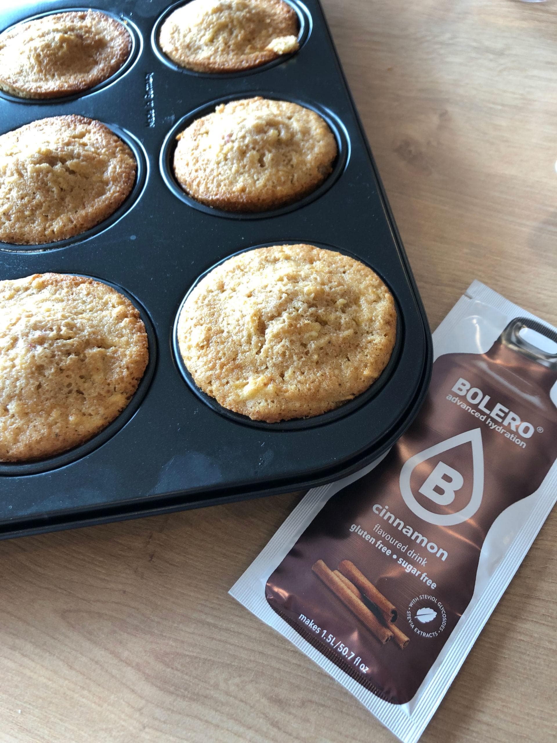 MUFFINI SA JABUKOM I MALINOM