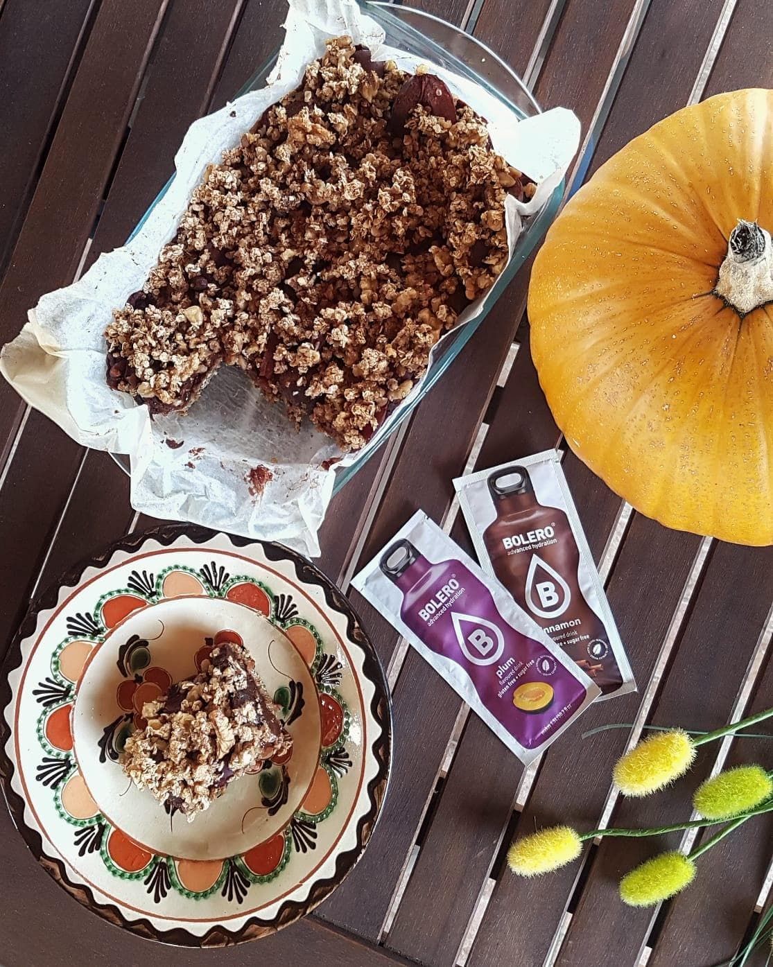 CRUMBLE OD ZOBENIH, ORAHA I ŠLJIVA